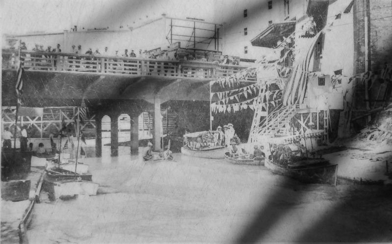Marker detail: Houston Street Bridge parade, 1916 image. Click for full size.