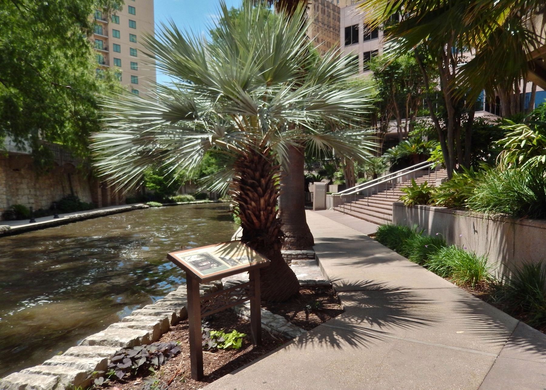 Houston Street Marker (<i>wide view; looking north along San Antonio River</i>) image. Click for full size.