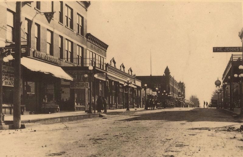 Marker detail: Center Street looking south from Quaker Street c. 1915 image. Click for full size.