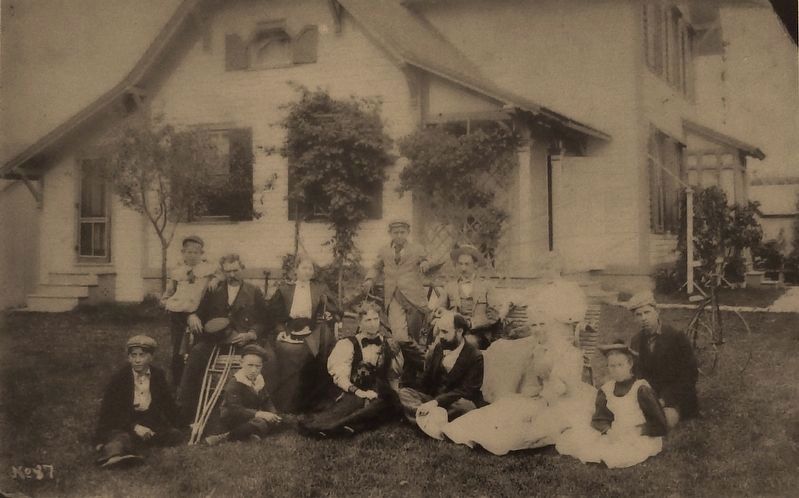 Marker detail: Keeper’s Family Gathers on the West Lawn, 1893 image. Click for full size.