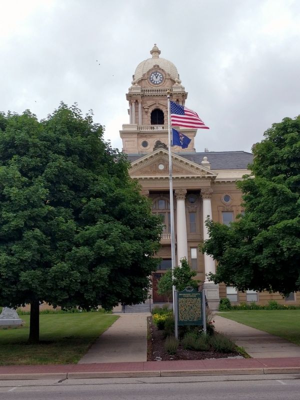 Shiawassee County Courthouse and Marker image. Click for full size.