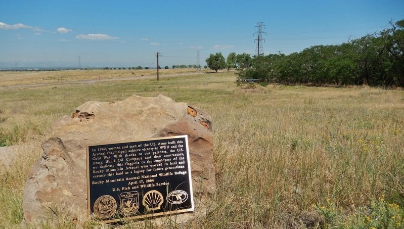 Rocky Mountain Arsenal National Wildlife Refuge Marker (<i>wide view</i>) image. Click for full size.