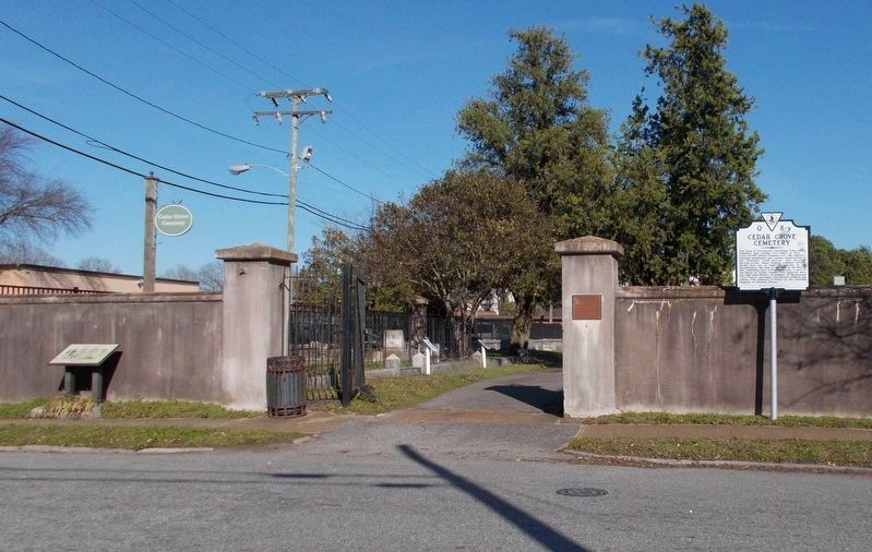 Cedar Grove Cemetery entrance in March 2018. image. Click for full size.