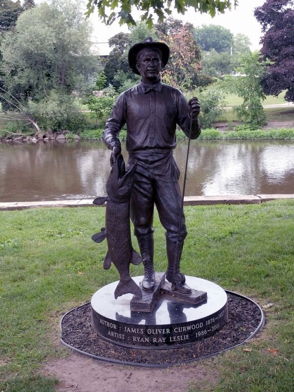 James Oliver Curwood Statue image. Click for full size.