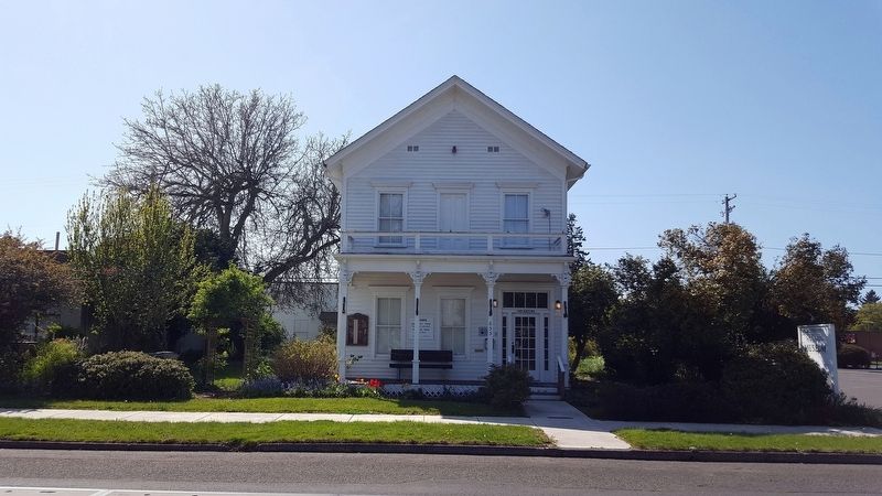 Lee House image. Click for full size.