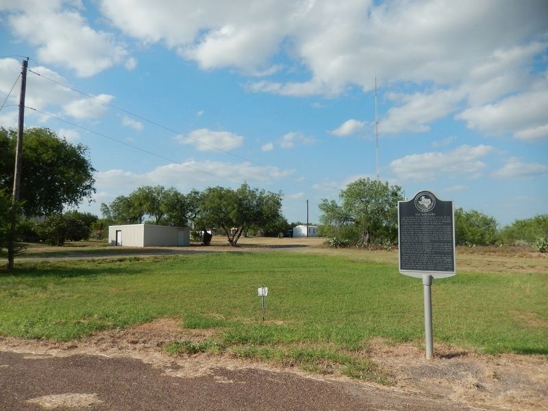 Old Ramireño Marker (<i>tall view; looking east from Paisano Street</i>) image. Click for full size.
