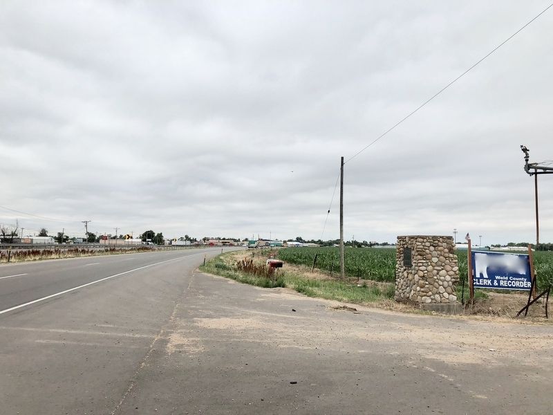 Fort Lupton Marker looking south on U.S. Highway 85, the CanAm Highway. image. Click for full size.