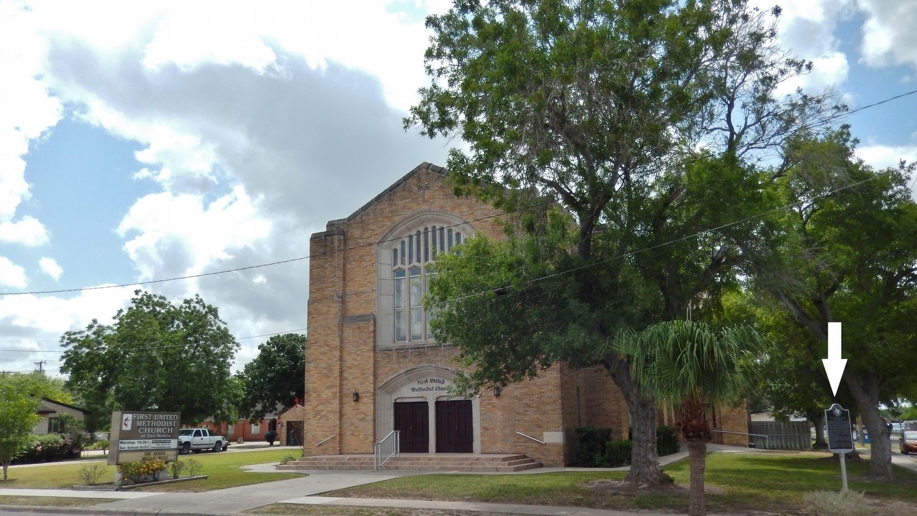 First Methodist Church of San Benito (<i>corner view; marker visible at far right</i>) image. Click for full size.