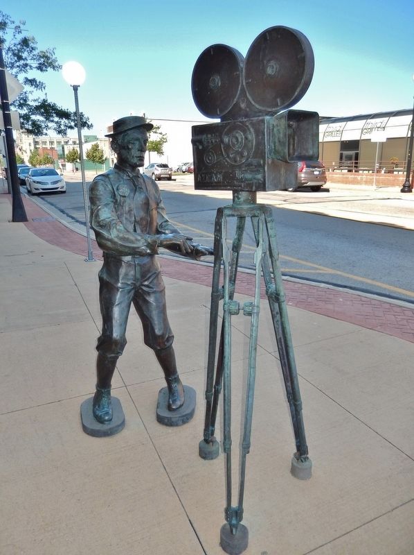 Buster Keaton Sculpture<br>(<i>Western Avenue in background</i>) image. Click for full size.