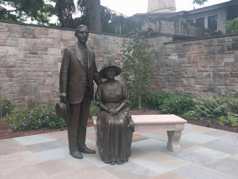 Henry and Clara Ford Statue image. Click for full size.