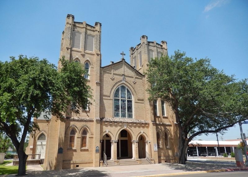 Sacred Heart Church (<i>front view from Elizabeth Street; related markers visible on church</i>) image. Click for full size.