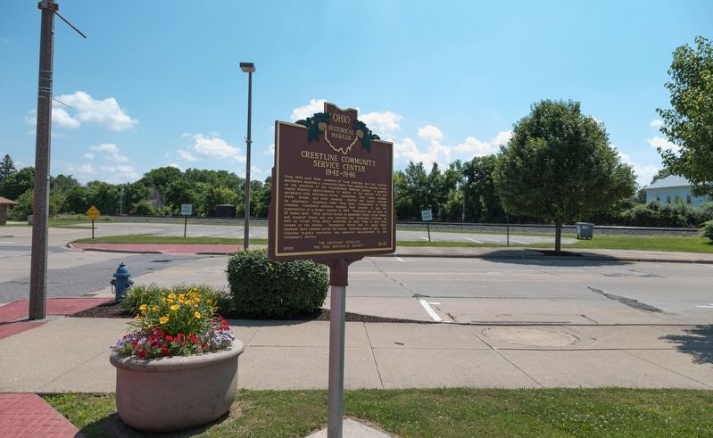 Marker with Railroad Tracks in the Distance image. Click for full size.