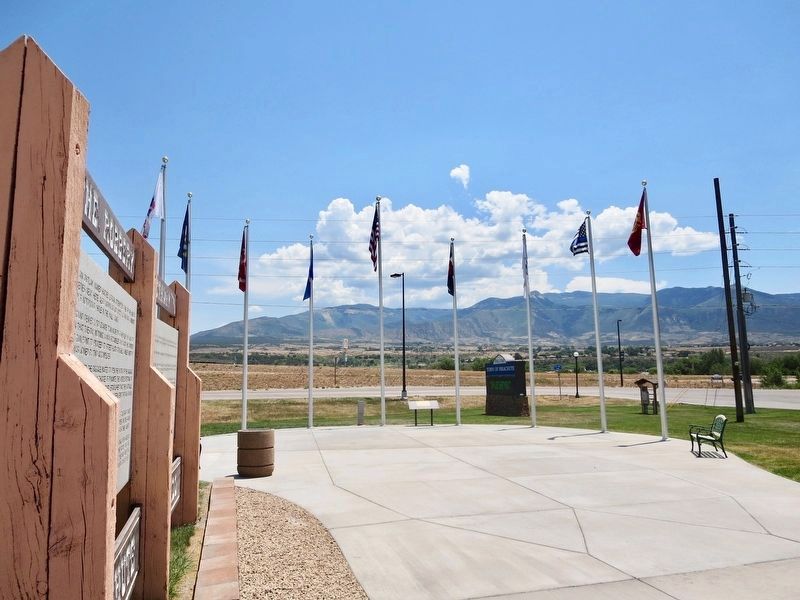 View from marker towards the Battlement Mesa. image. Click for full size.
