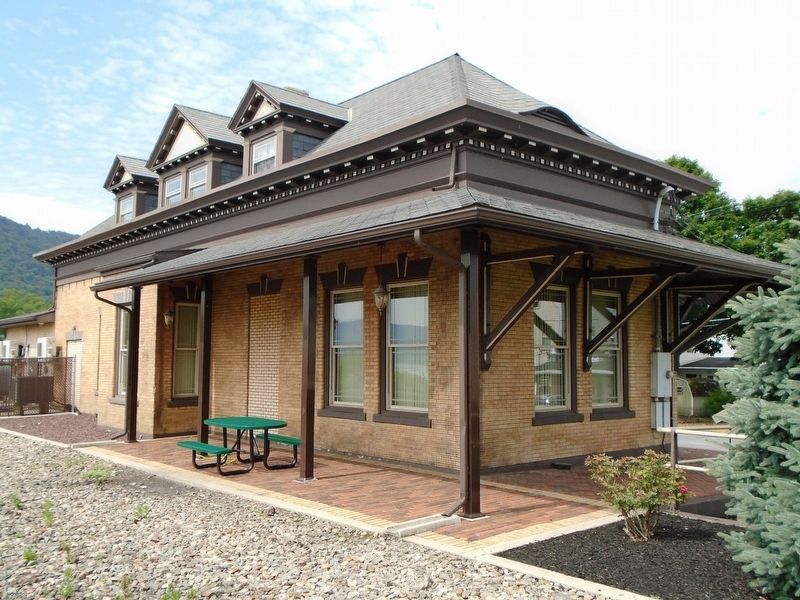 Former Duncannon Railroad Depot. Click for full size. Former Duncannon Railroad Depot image. Click for full size.
