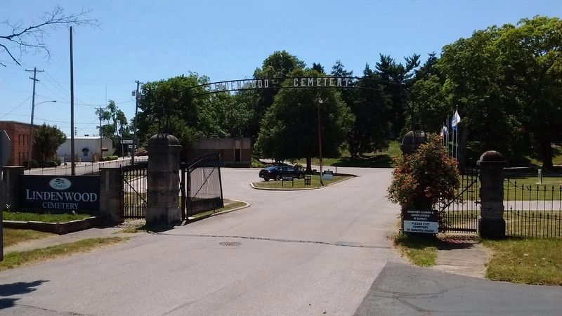 Lindenwood Cemetery Entrance. Click for full size. Lindenwood Cemetery Entrance image. Click for full size.