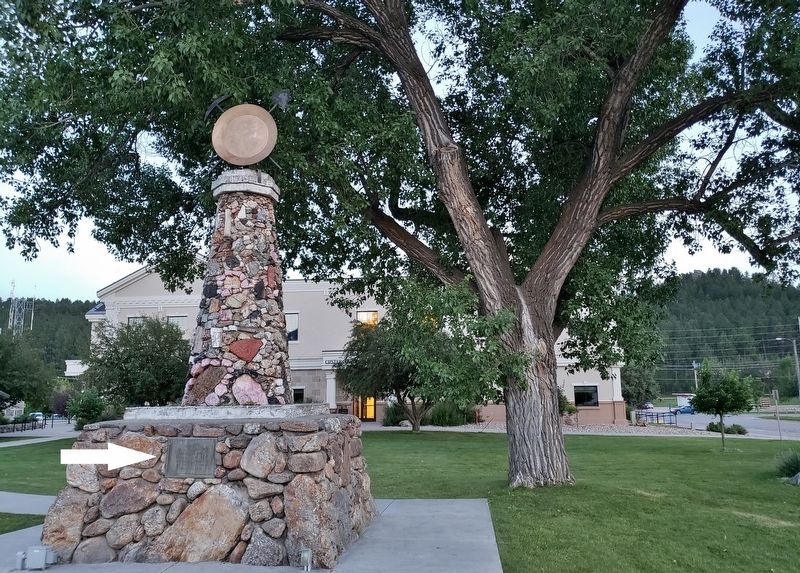 Horace N. Ross Monument (<i>marker visible at left; Custer County Courthouse in background</i>) image. Click for full size.