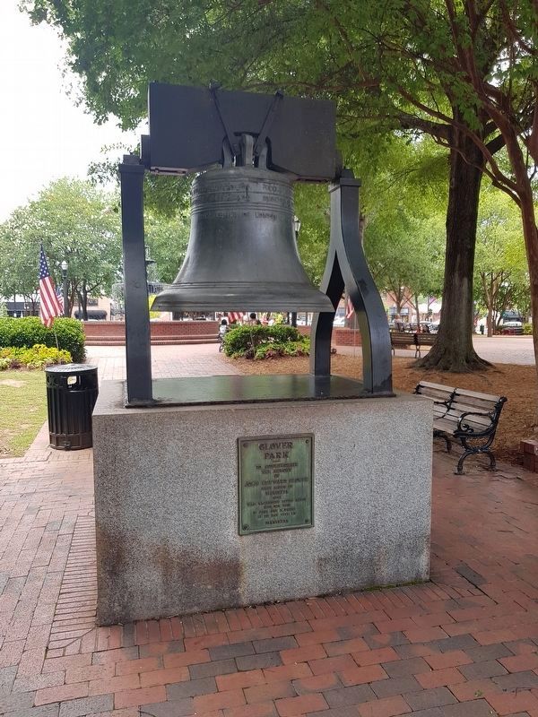 The Glover Park Memorial Bell image. Click for full size.