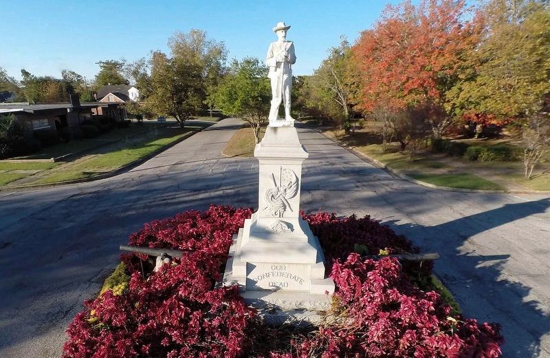 Former full Marengo County Confederate Monument image. Click for full size.