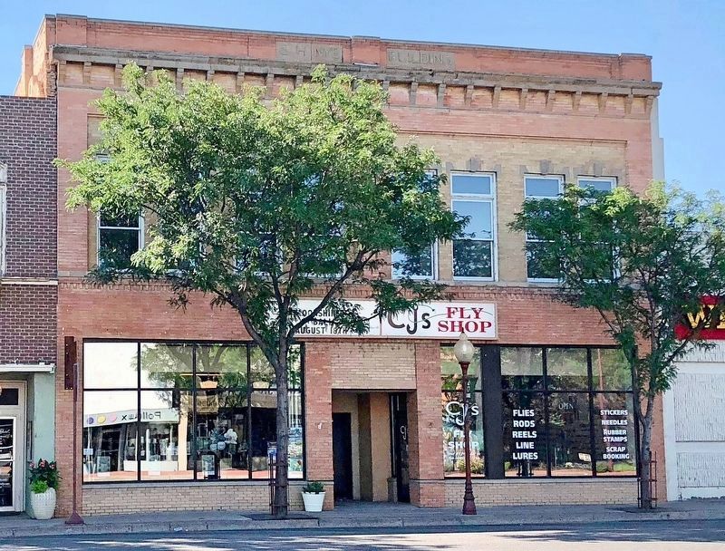Close-up of the S. H. Nye Building at 428 East Main Street. image. Click for full size.