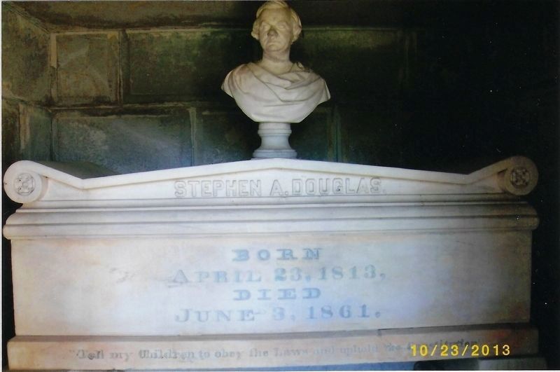 Stephen A. Douglas Tomb image. Click for full size.