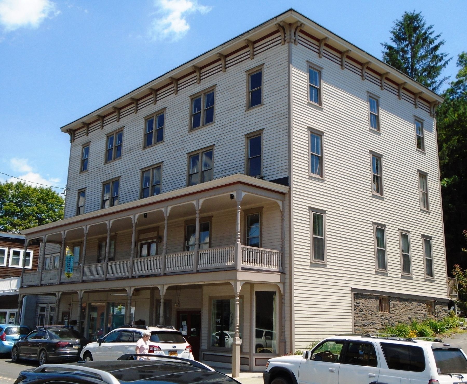 Arlington Hotel image. Click for full size.