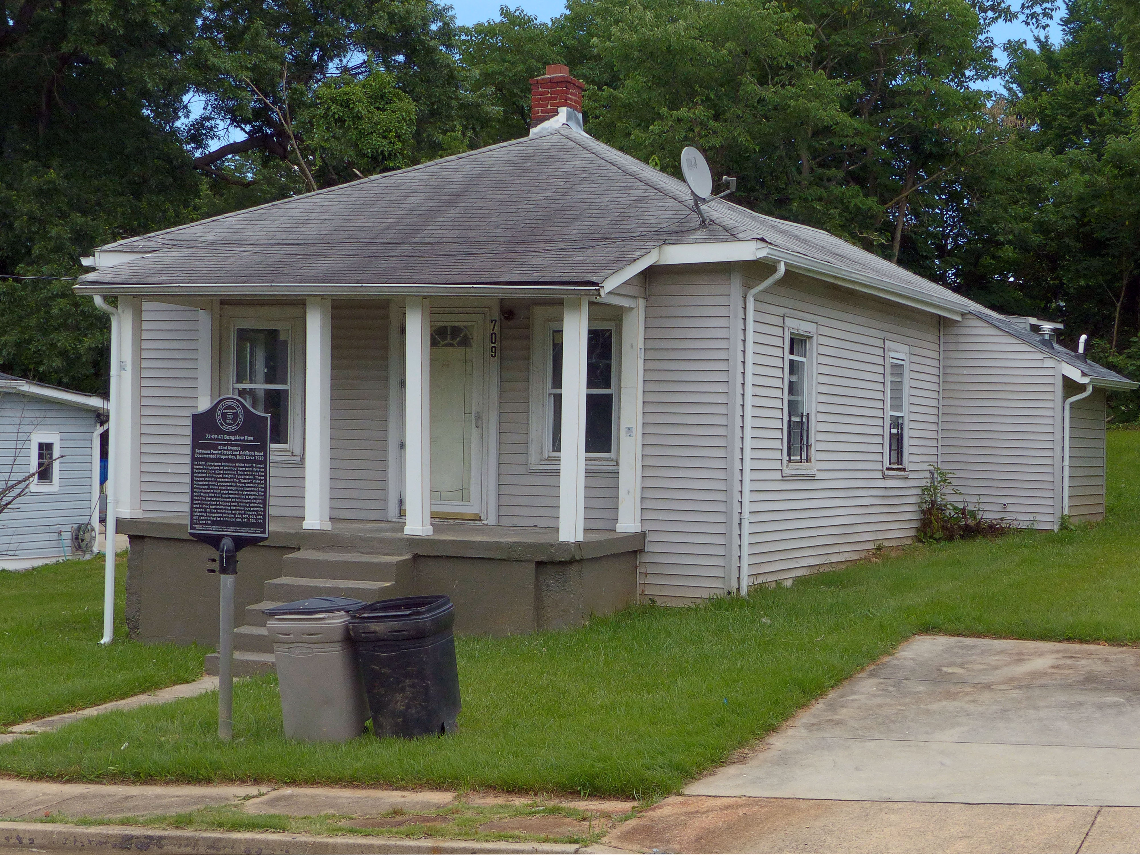 Bungalow Row Marker<br>709 62nd Avenue