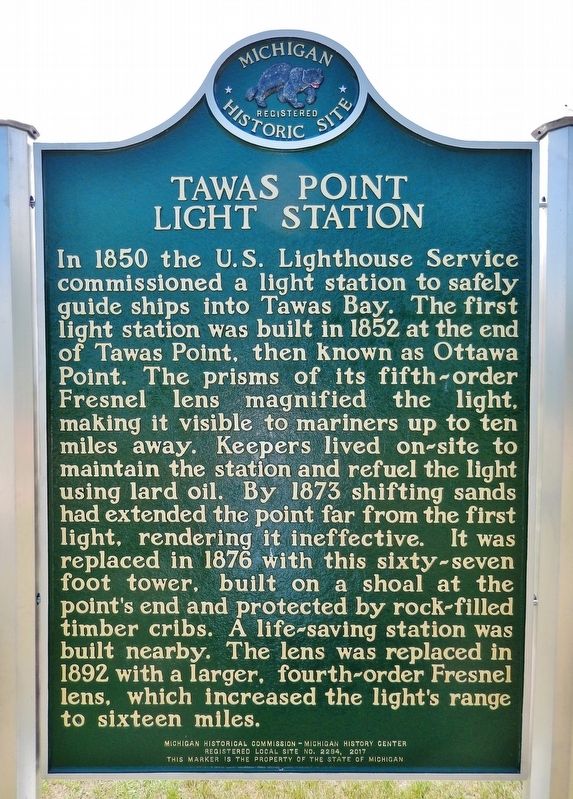 Tawas Point Light Station Marker (<i>side 1</i>) image. Click for full size.