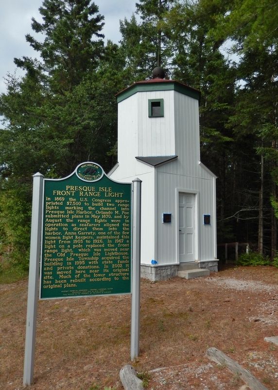 Presque Isle Front Range Light Marker (<i>tall view</i>) image. Click for full size.