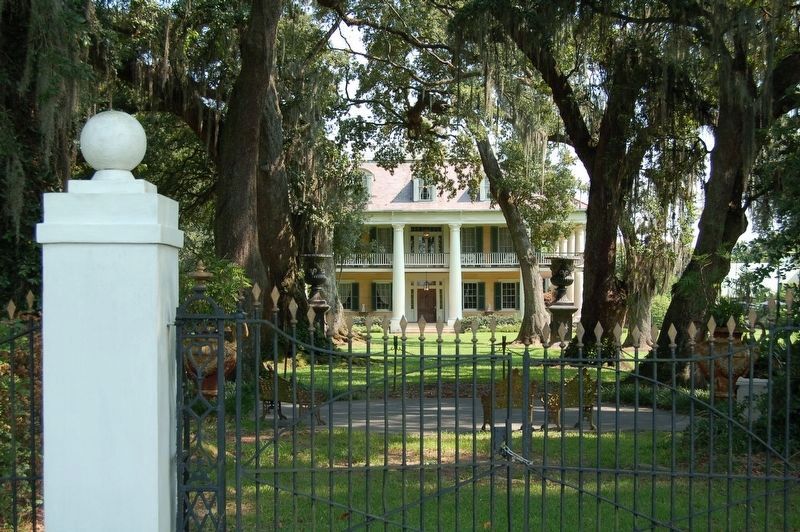 Houmas House. Click for full size. Houmas House image. Click for full size.