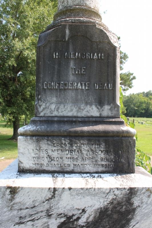 Confederate Monument image. Click for full size.