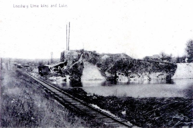 Leesburg Lime Kilns and Lake image. Click for full size.