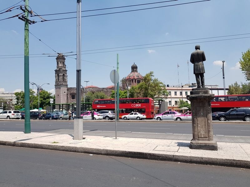 Gabino Barreda statue image. Click for full size.