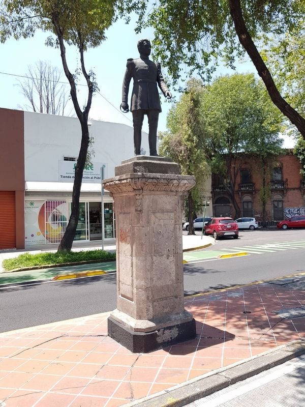 General Bibiano Dávalos López Marker and statue. Click for full size. General Bibiano Dávalos López Marker and statue image. Click for full size.