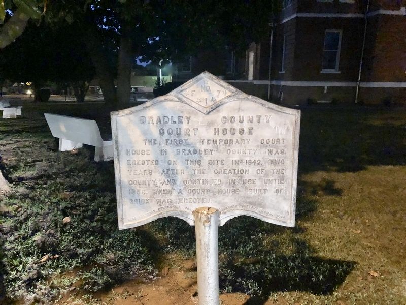 Bradley County Court House Marker at the courthouse. image. Click for full size.