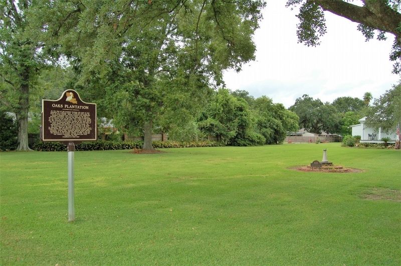 Oaks Plantation Marker image. Click for full size.