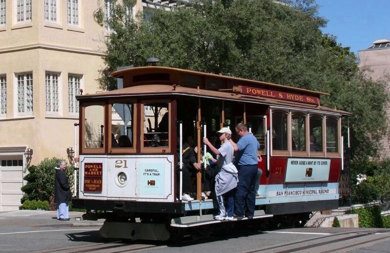 Cable Car at Lombard Street in 2007 image. Click for full size.