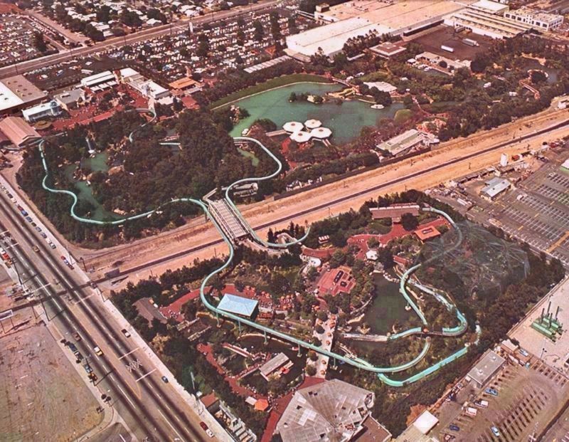 Busch Gardens image. Click for full size.