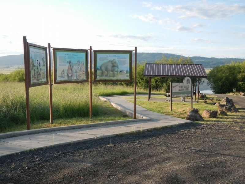 Gathering at Tipahxlee’whum (Tepahlewam) Marker. Click for full size. Gathering at Tipahxlee’whum (Tepahlewam) Marker image. Click for full size.