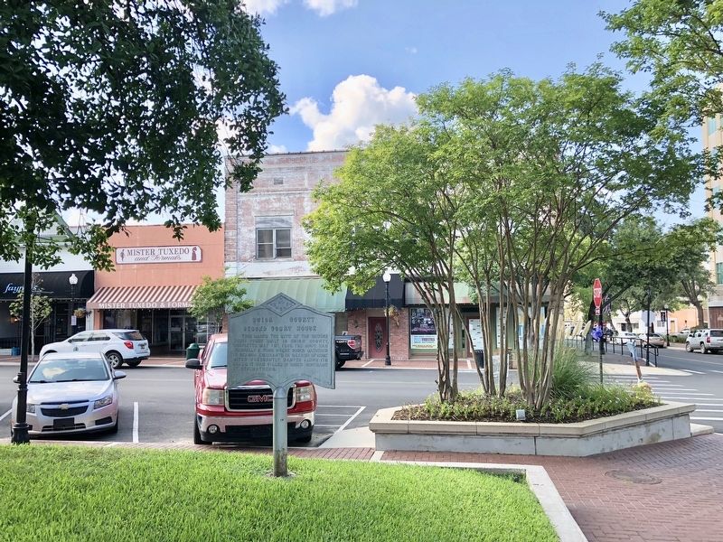 Union County Second Courthouse Marker looking north.. Click for full size. Union County Second Courthouse Marker looking north. image. Click for full size.