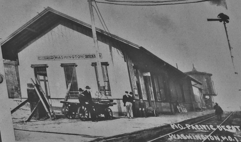 Marker detail: Missouri Pacific Railroad Depot at Washington, Missouri, circa 1919 image. Click for full size.