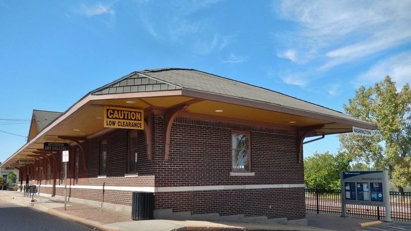 1923 Missouri Pacific Railway Station (<i>east side view; station located east of the marker</i>). Click for full size. 1923 Missouri Pacific Railway Station (<i>east side view; station located east of the marker</i>) image. Click for full size.