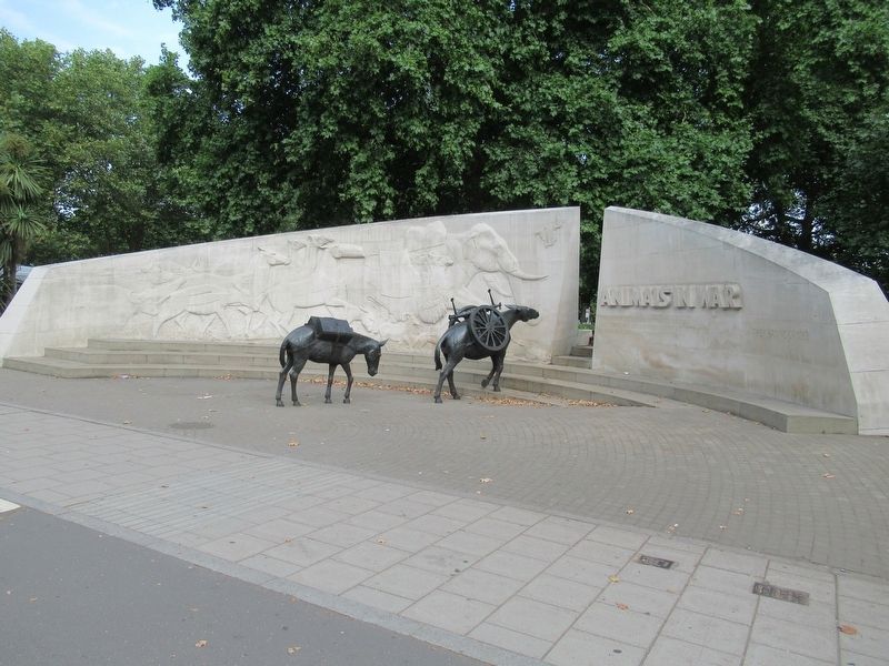 Animals In War Memorial image. Click for full size.