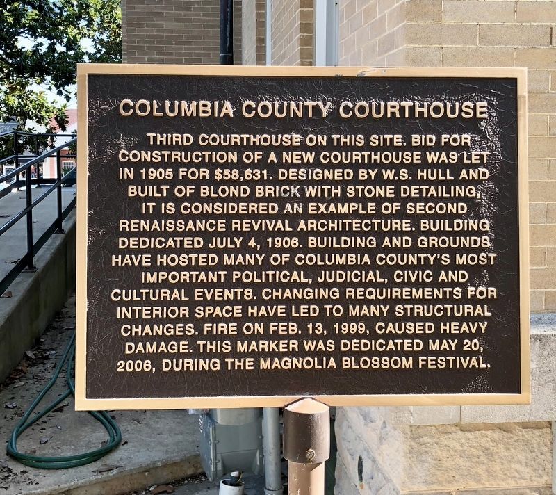 Columbia County Courthouse Marker. Click for full size. Columbia County Courthouse Marker image. Click for full size.
