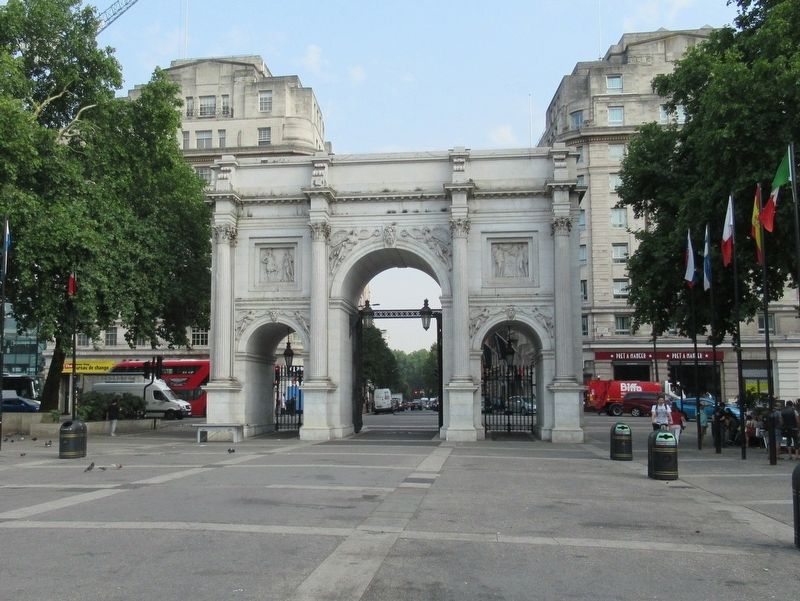 Marble Arch seen from the Marker image. Click for full size.