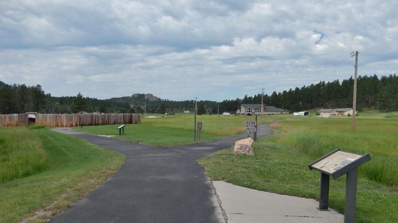 Mixed Outcomes Marker (<i>wide view; Gordon Stockade and related markers in background</i>) image. Click for full size.