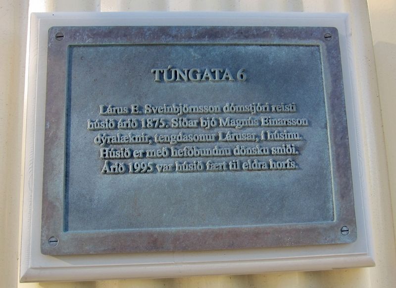 Túngata 6 Marker. Click for full size. Túngata 6 Marker image. Click for full size.