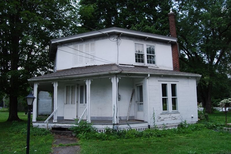 Darrow Octagon House. Click for full size. Darrow Octagon House image. Click for full size.