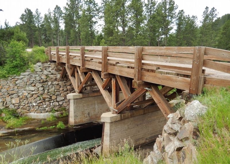 Stockade Lake Bridge (<i>view from lake/north side of bridge</i>) image. Click for full size.