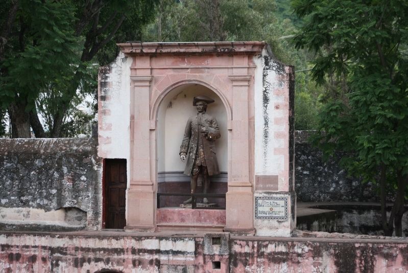 The statue of Juan Antonio de Urrutia y Arana at the "El Capuln" Reservoir image. Click for full size.