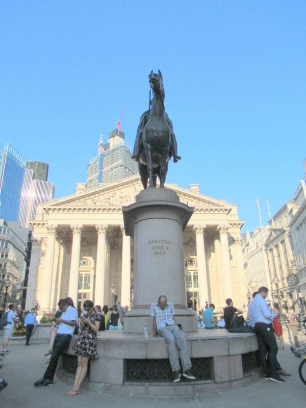 Wellington Statue image. Click for full size.